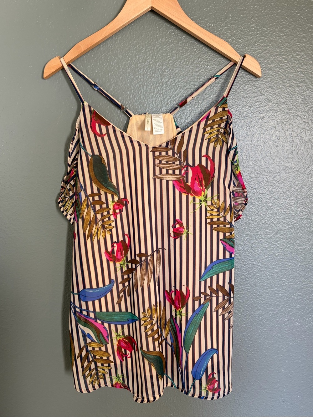Japna Floral Striped Summer Cami Tank Top -Ruffle Resortwear
Size Small